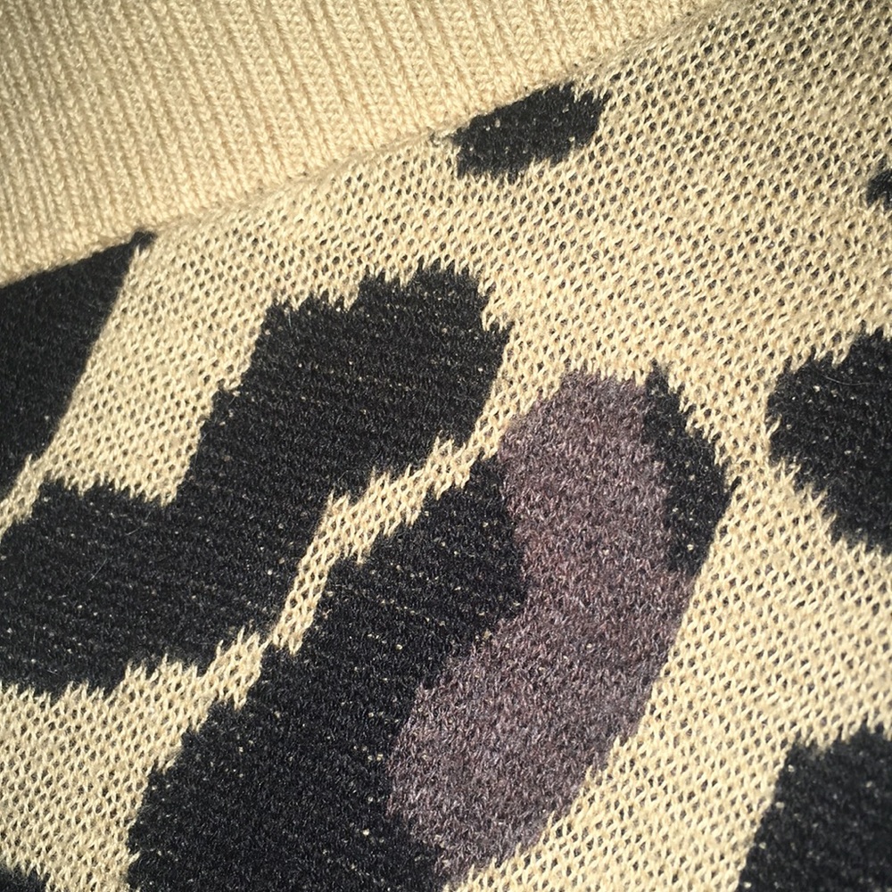 Express cheetah sweater! - Picture 2 of 3